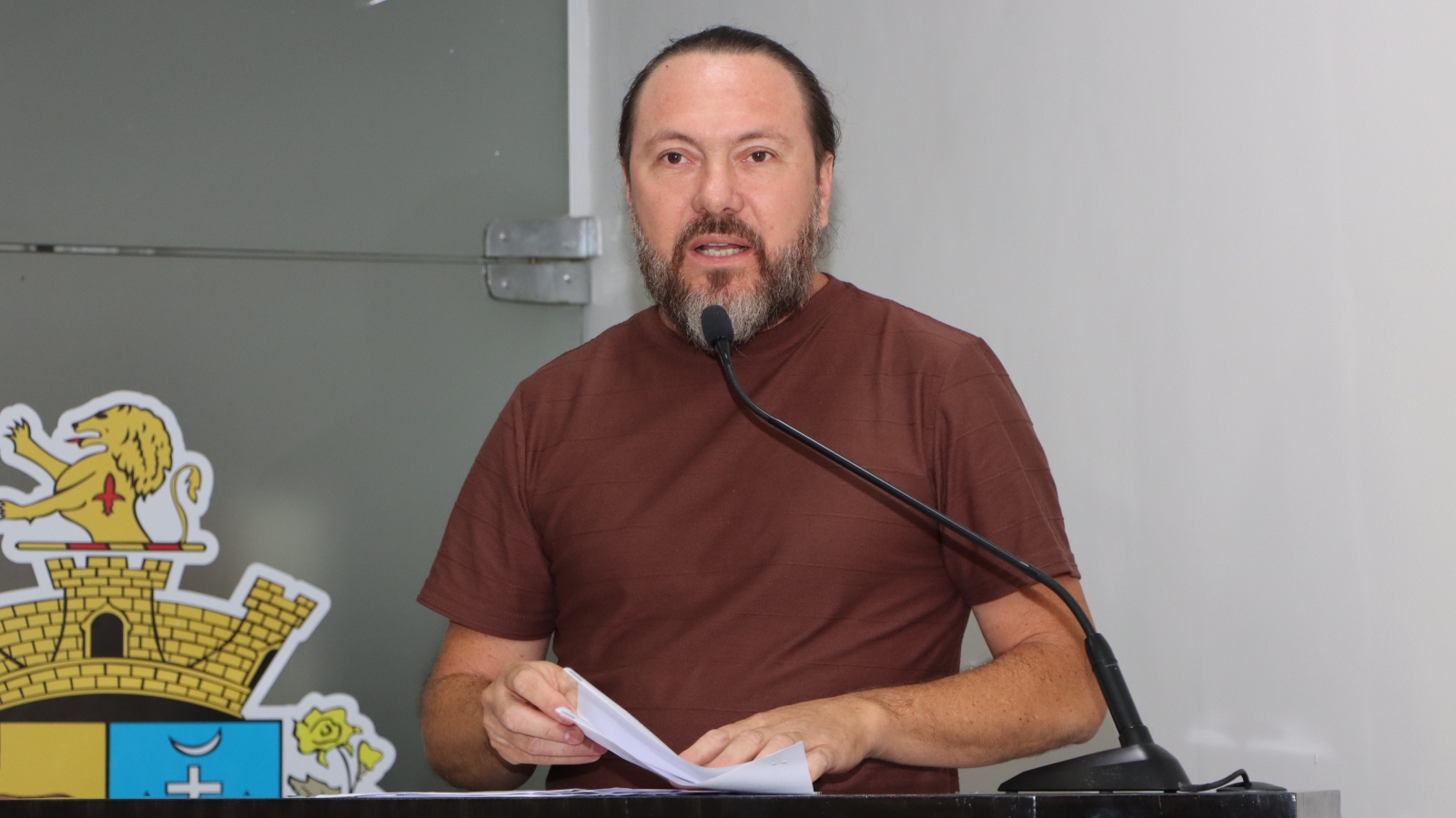 MAURÍCIO COUTO APRESENTA PEDIDOS SOBRE SAÚDE E EDUCAÇÃO