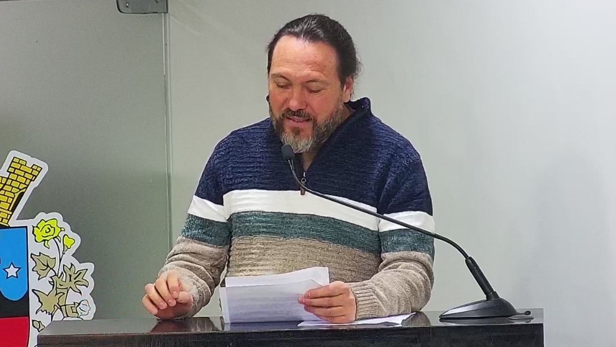 MAURÍCIO COUTO PEDE INFORMAÇÕES A RESPEITO DA CLIMATIZAÇÃO DAS SALAS DE AULA