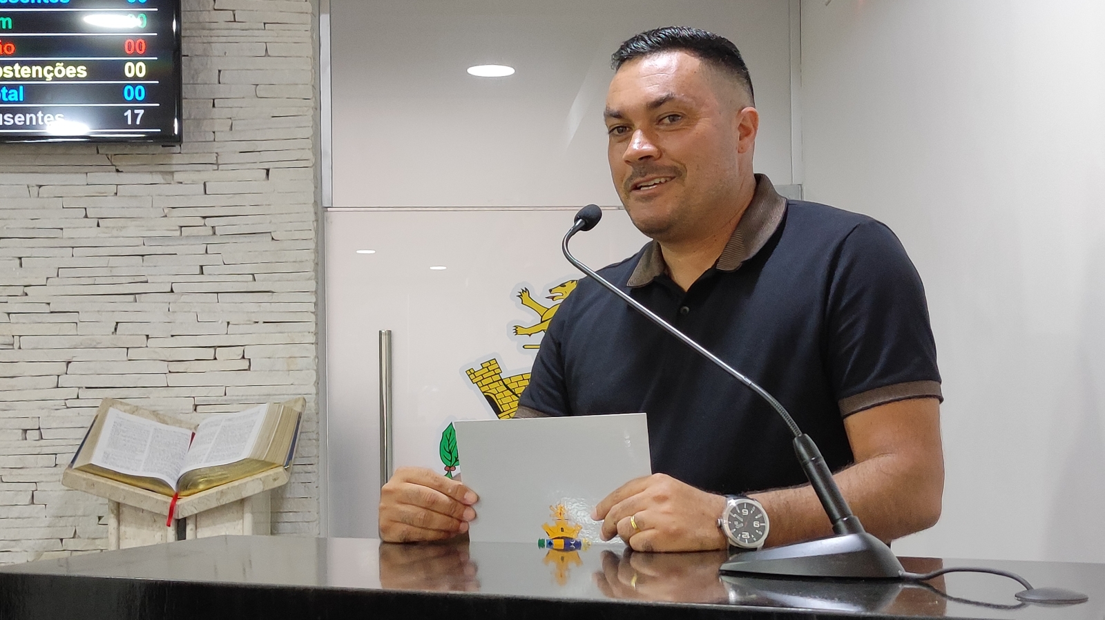 PROFESSOR DUZA É EMPOSSADO NA CÂMARA DE TATUÍ