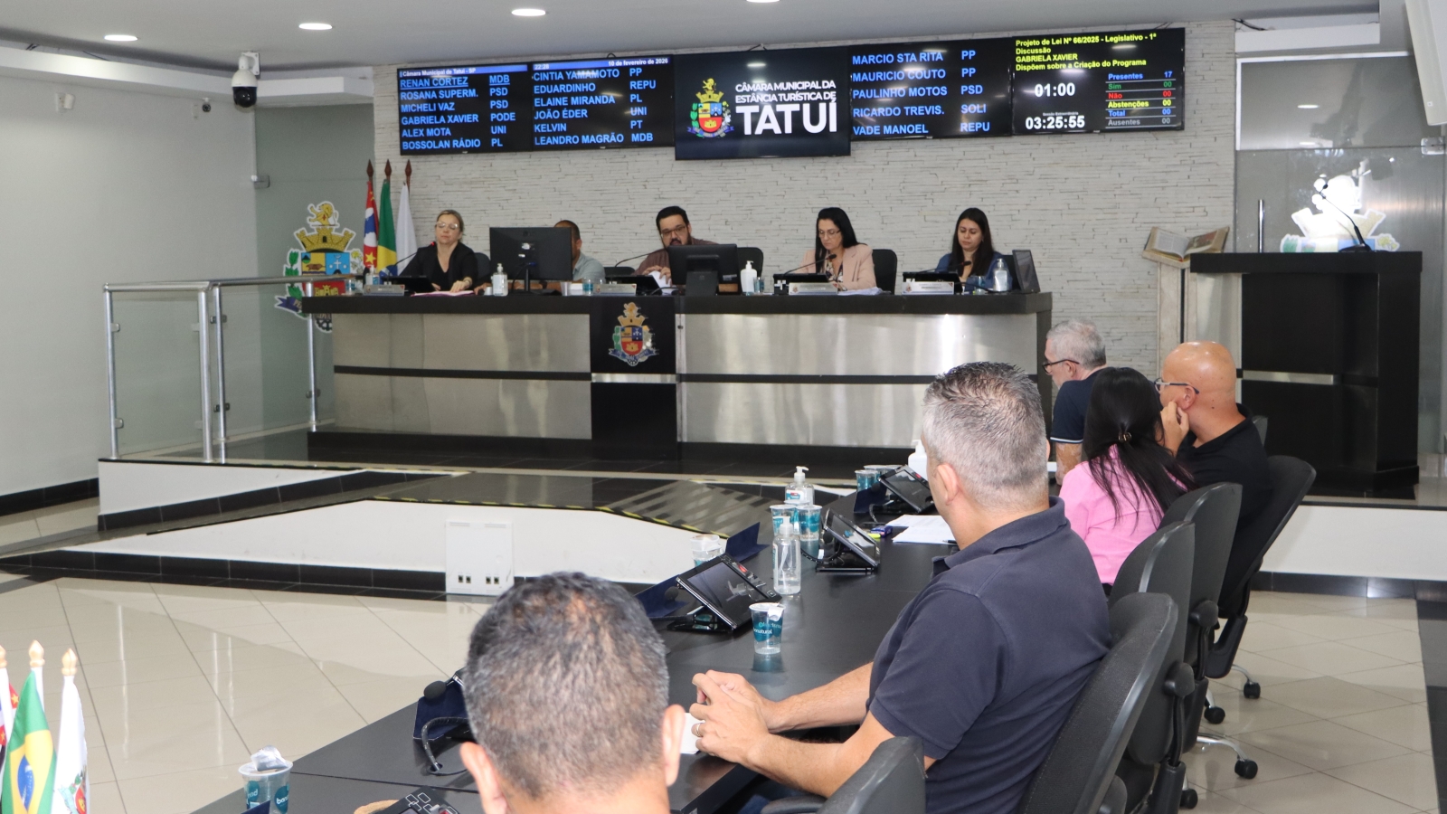 NOVE PROJETOS DE LEI SÃO VOTADOS EM SESSÃO EXTRAORDINÁRIA