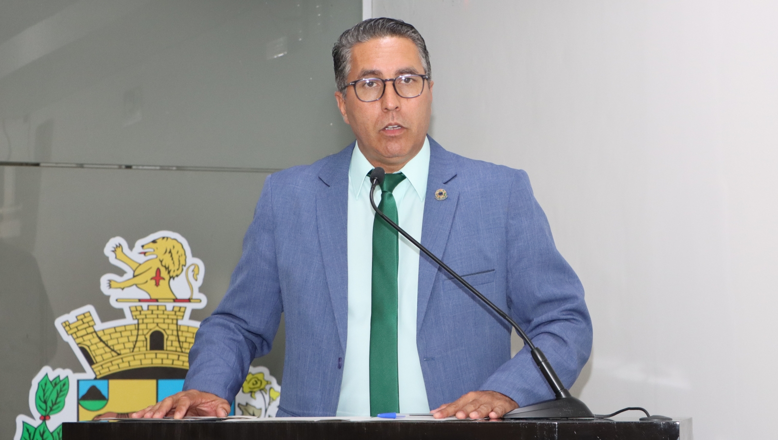 LEANDRO MAGRÃO REQUER INSTALAÇÃO DE CÂMERAS VOLTADAS À PLATEIA NO LEGISLATIVO