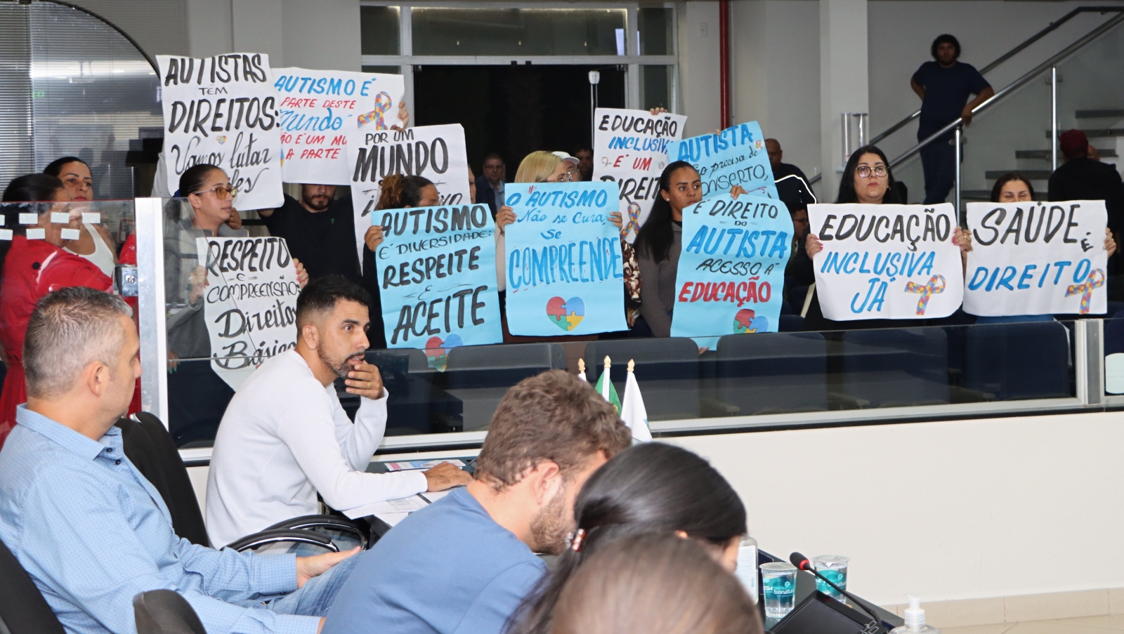 SETE NOVOS PROJETOS DE LEI DO LEGISLATIVO SÃO LIDOS EM SESSÃO ORDINÁRIA