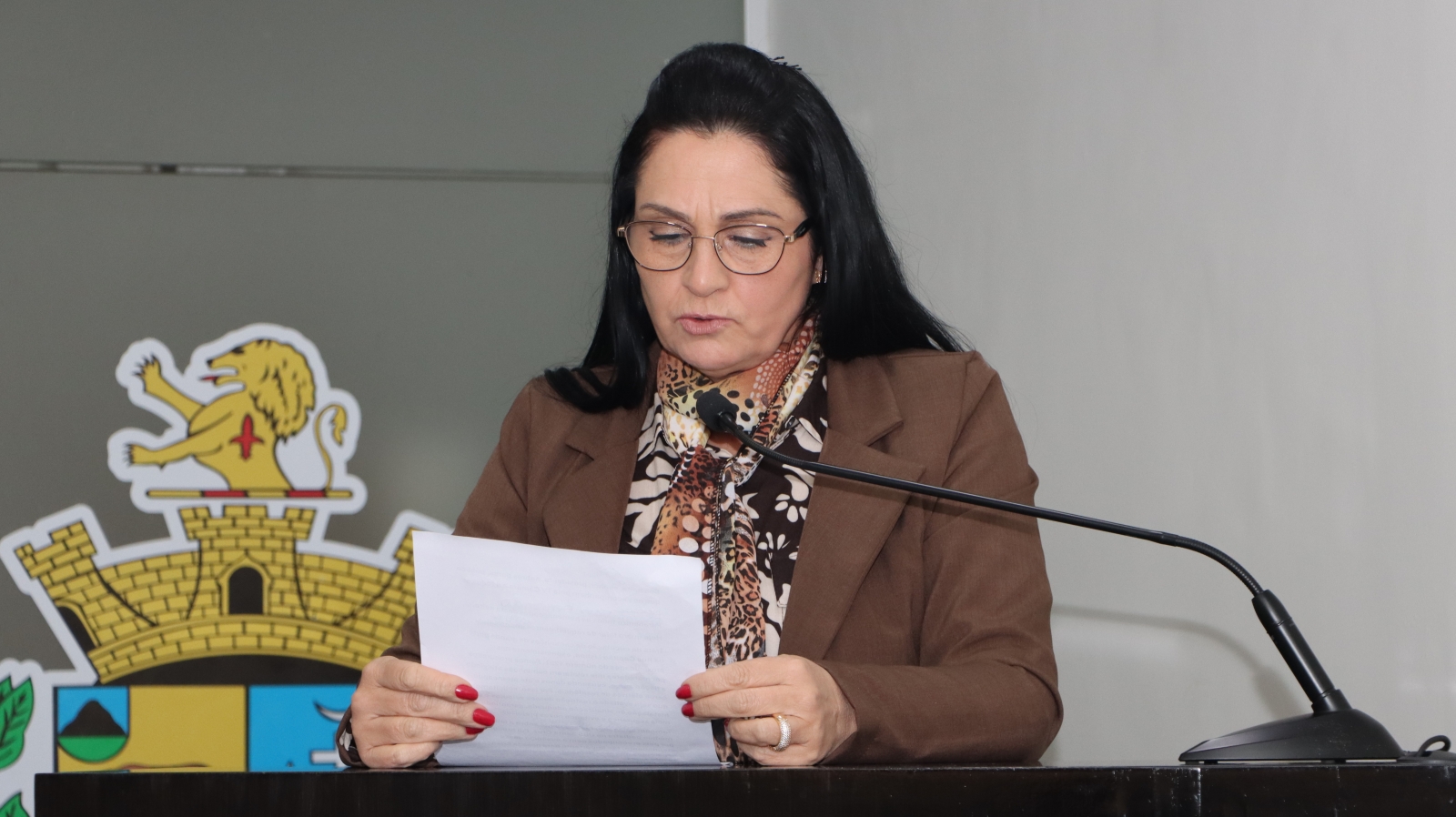 ROSANA DO SUPERMERCADO INDAGA PREFEITURA SOBRE FALTA DE PEDIATRA EM UNIDADE DE SAÚDE