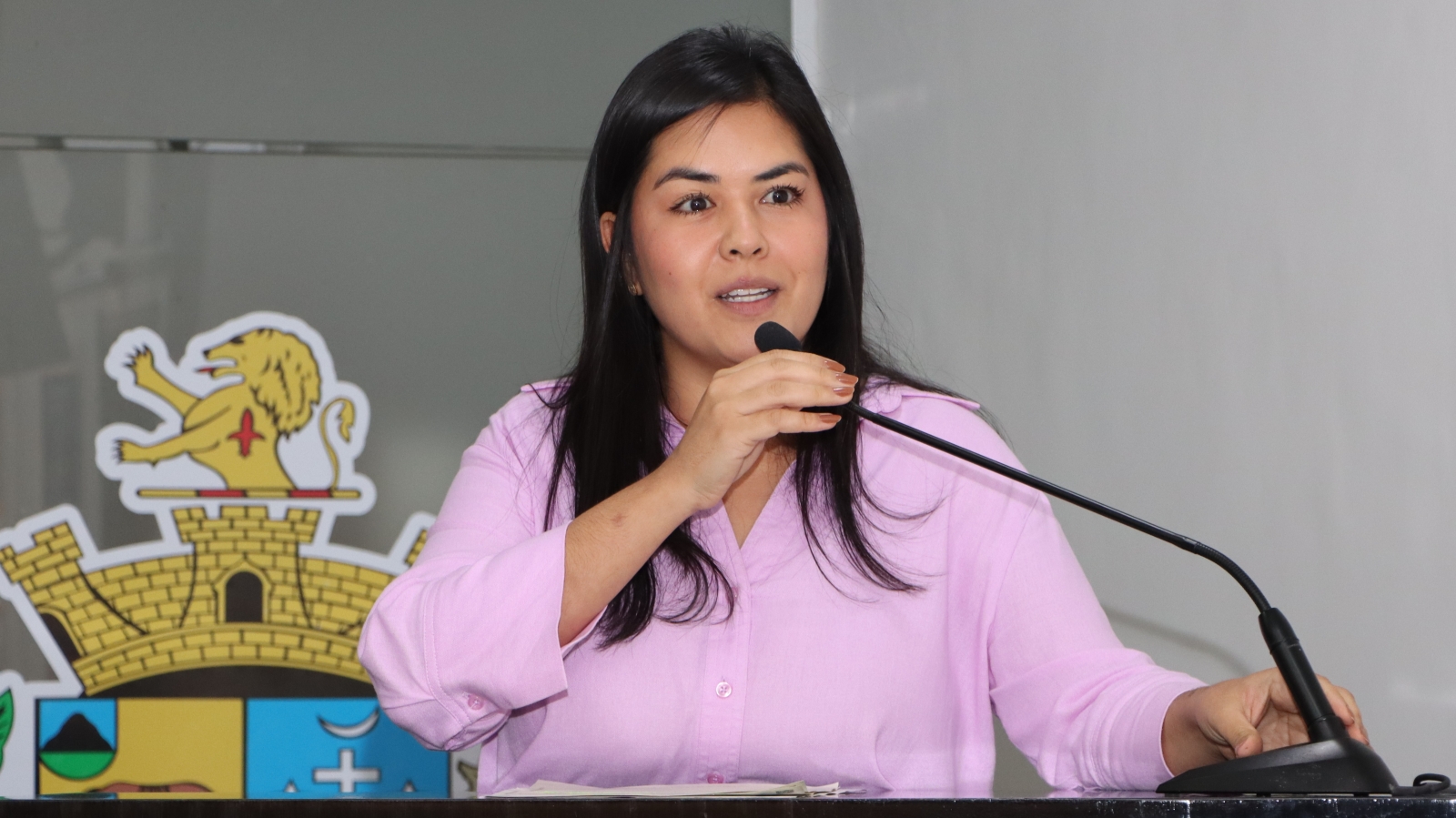 CINTIA YAMAMOTO REFORÇA QUESTIONAMENTOS À PREFEITURA DE TATUÍ