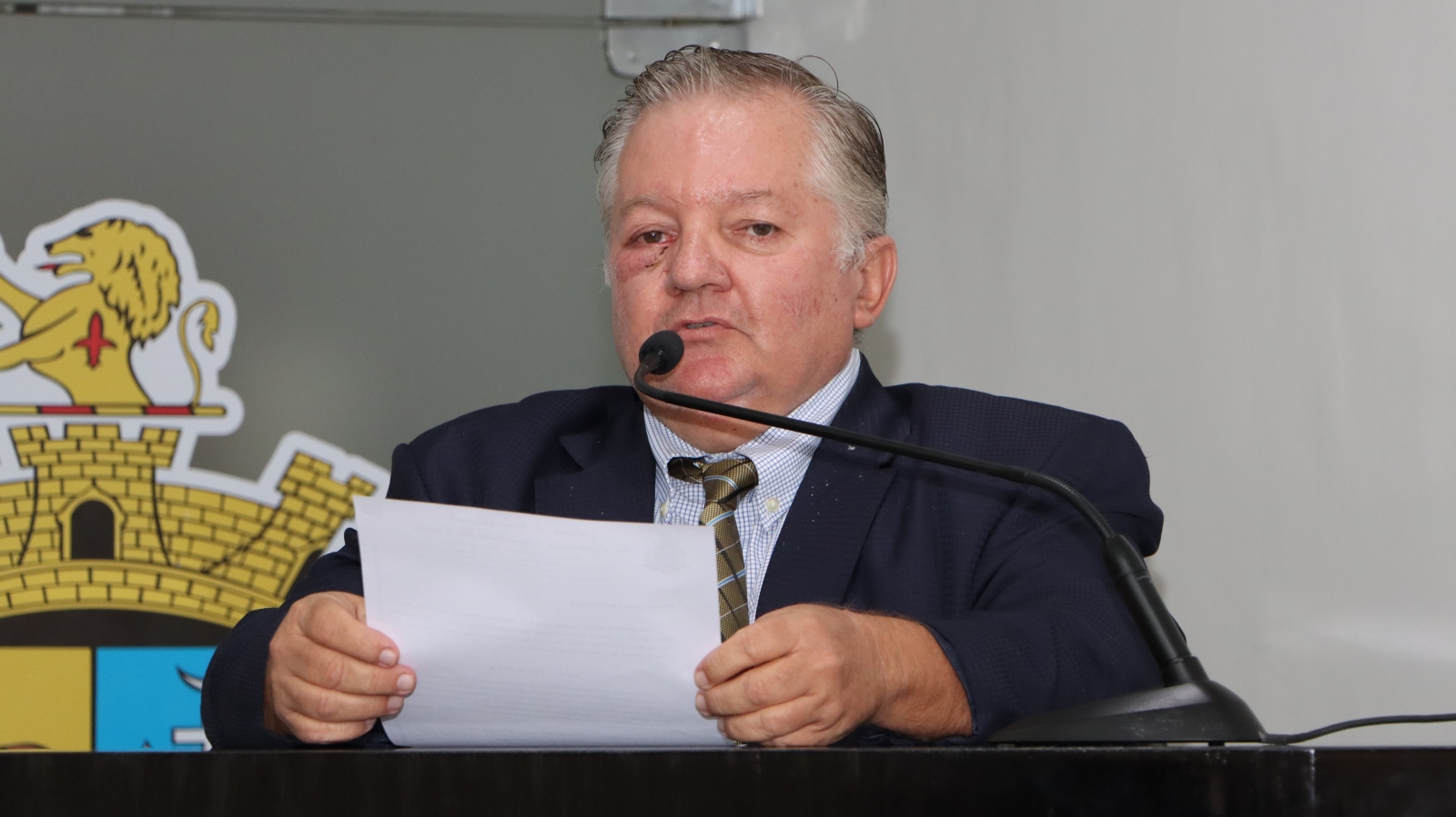 EDUARDINHO PERBELINI QUESTIONA PROCEDIMENTOS EM RELAÇÃO A ANIMAIS MORTOS