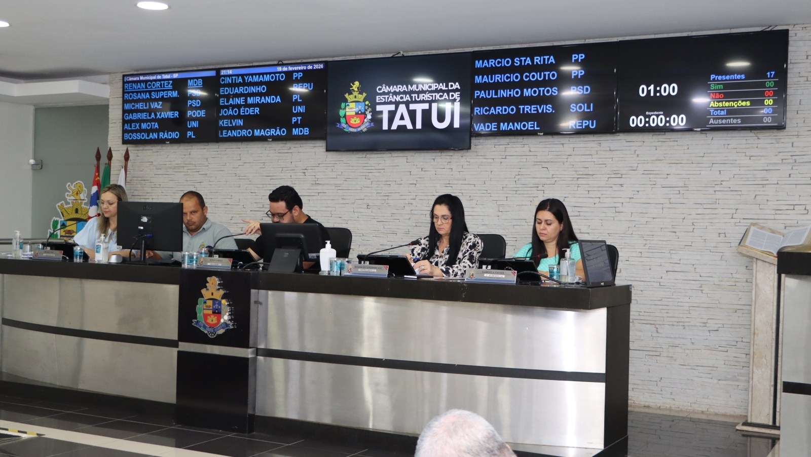 ONZE NOVOS PROJETOS SÃO APRESENTADOS EM SESSÃO ORDINÁRIA