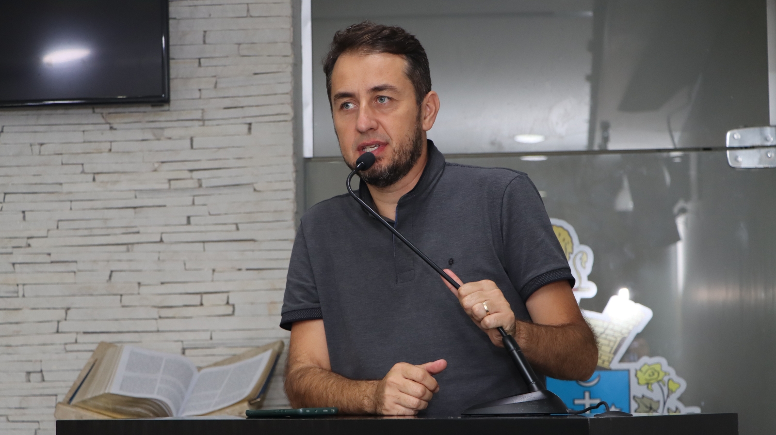 PAULINHO MOTOS PEDE INFORMAÇÕES SOBRE NÚMERO DE CASTRAÇÕES DO ÚLTIMO MUTIRÃO REALIZADO EM TATUÍ