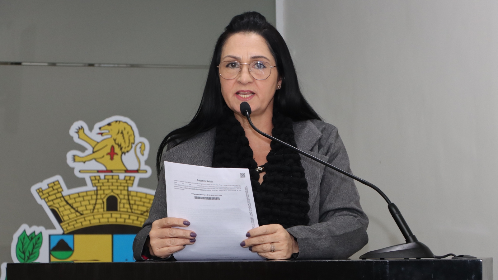 ROSANA DO SUPERMERCADO PEDE VAGAS EM 45 GRAUS NAS IMEDIAÇÕES DA BASÍLICA