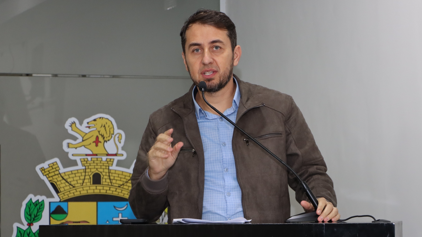 PAULINHO MOTOS COMENTA A RESPEITO DE REQUERIMENTO SOBRE ATENDIMENTOS A PACIENTES ATÍPICOS