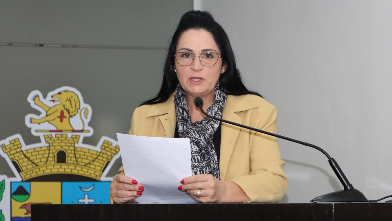 ROSANA DO SUPERMERCADO RECEBE RECLAMAÇÃO DE PAIS E PEDE MANUTENÇÃO EM ESCOLA MUNICIPAL