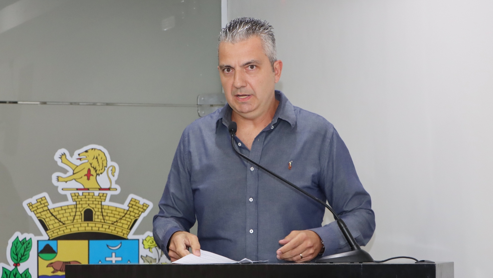 ALEX MOTA QUESTIONA A EXECUÇÃO DAS PODAS DE ÁRVORES EM TATUÍ