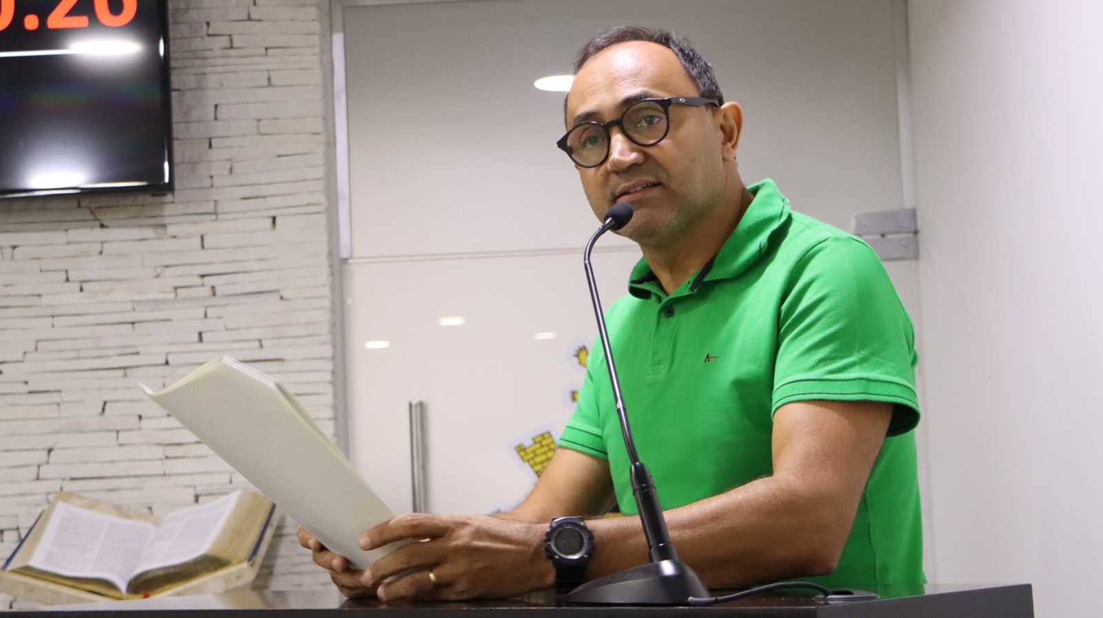 BOSSOLAN DA RÁDIO COMENTA SOBRE ENTREGA DE FRALDAS E SUPLEMENTOS ALIMENTARES