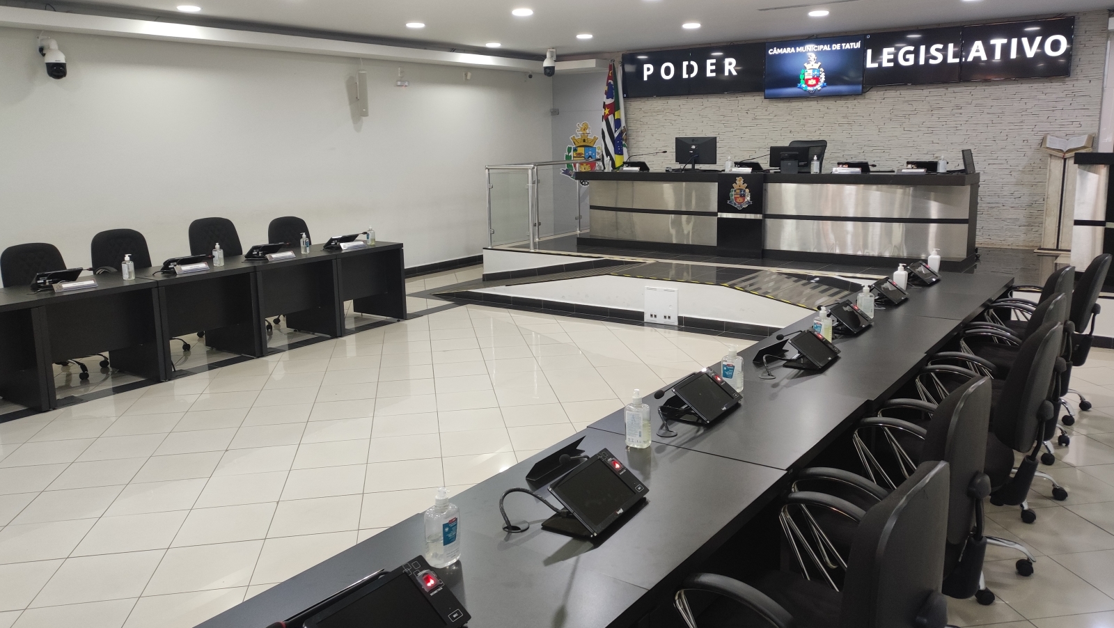 ELEITA A NOVA COMPOSIÇÃO DA CÂMARA PARA A LEGISLATURA 2025-2028