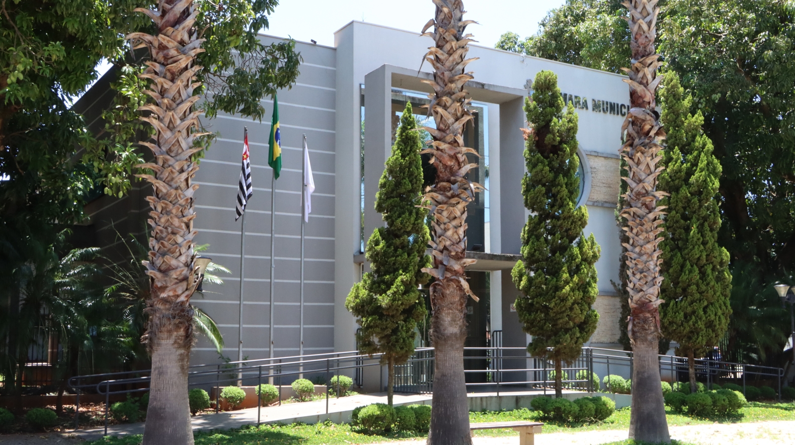 CÂMARA SUSPENDE O EXPEDIENTE NA TARDE DESTA SEXTA-FEIRA (11)