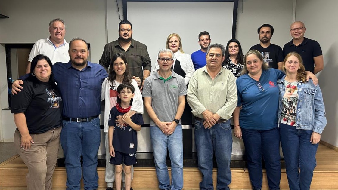 FRENTE PARLAMENTAR DE APOIO ÀS POLÍTICAS PARA A JUVENTUDE PROSSEGUE COM OS TRABALHOS