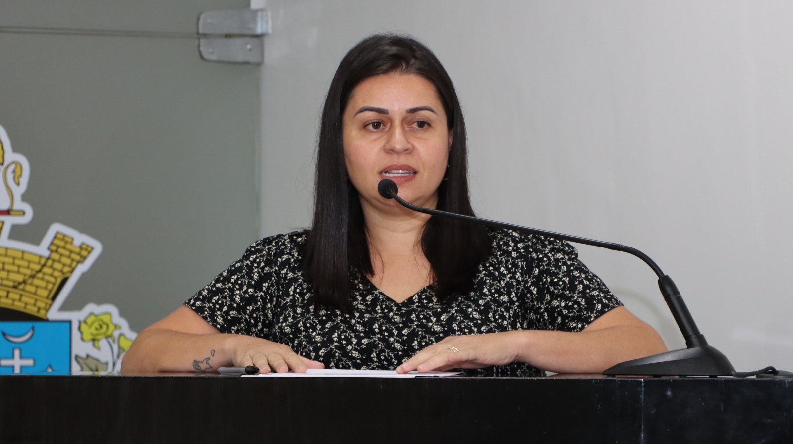 GABRIELA XAVIER SOLICITA QUE A PREFEITURA FAÇA A DIVULGAÇÃO DO CONTATO DO BEM-ESTAR ANIMAL