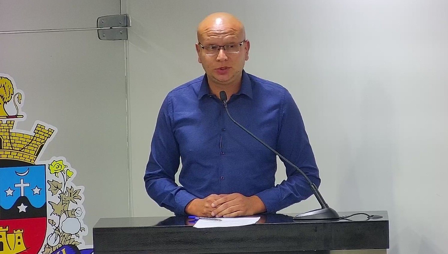 JOÃO ÉDER APONTA PROBLEMAS NA DISTRIBUIÇÃO DE FRALDAS GERIÁTRICAS