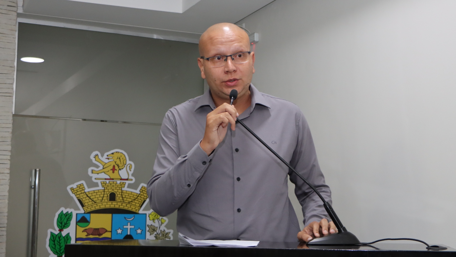 JOÃO ÉDER ENFATIZA REQUERIMENTOS RELACIONADOS AO AUTISMO