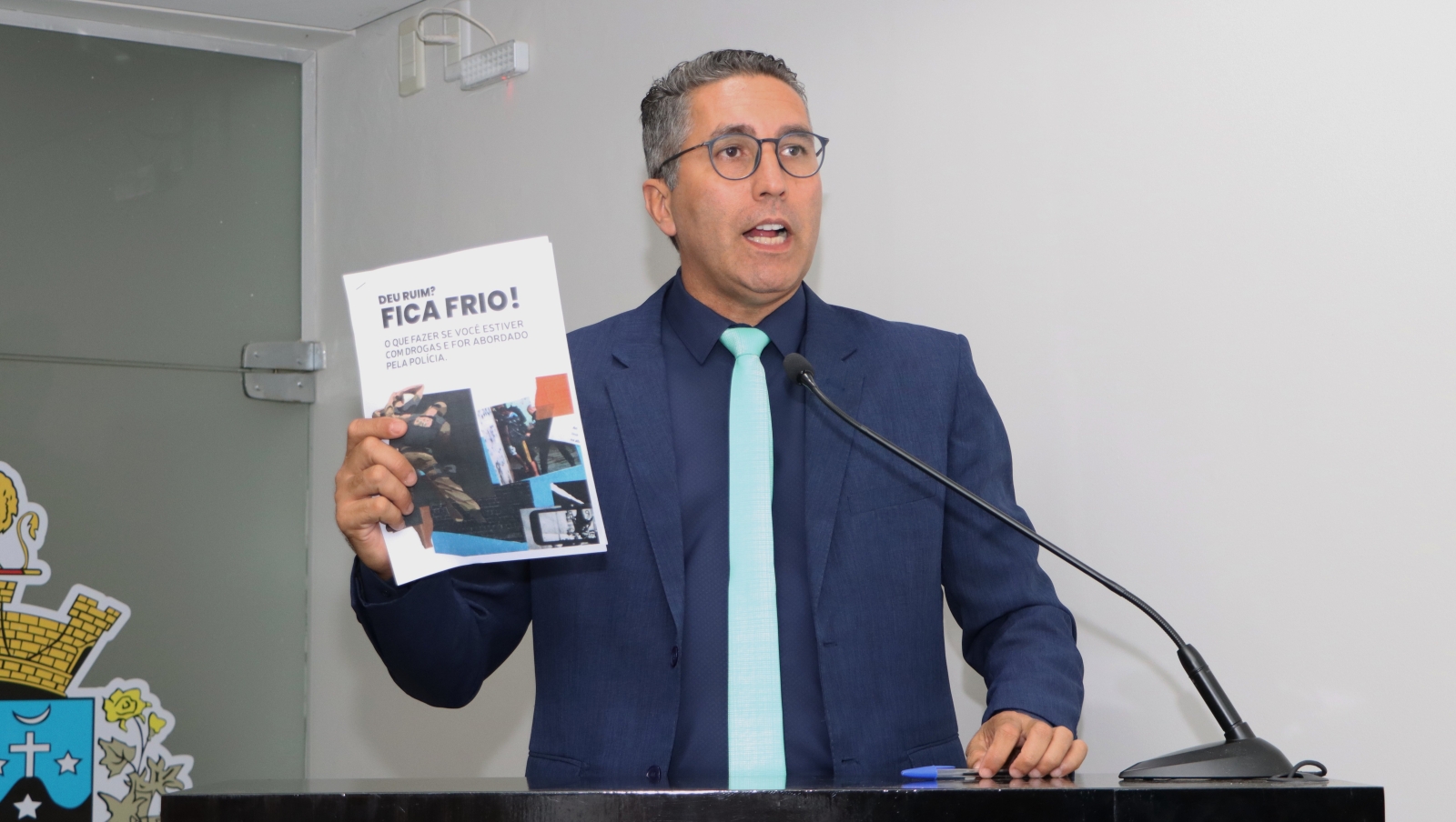 LEANDRO MAGRÃO FAZ MOÇÃO DE REPÚDIO AO GOVERNO FEDERAL