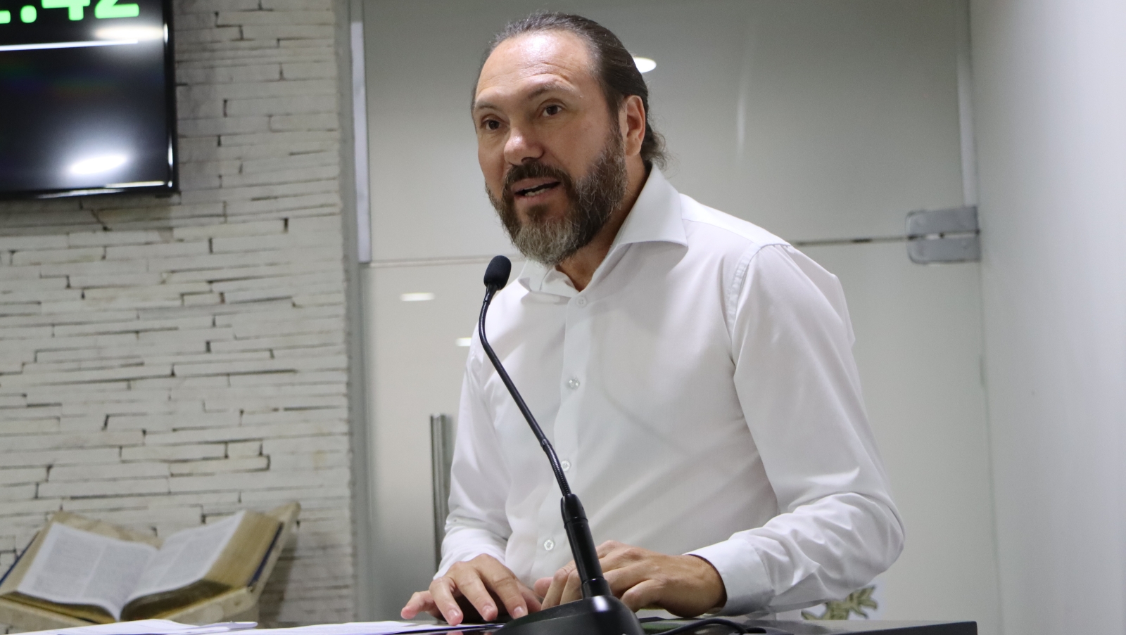 MAURÍCIO COUTO DESTACA MOÇÃO DE APLAUSOS E CONGRATULAÇÕES