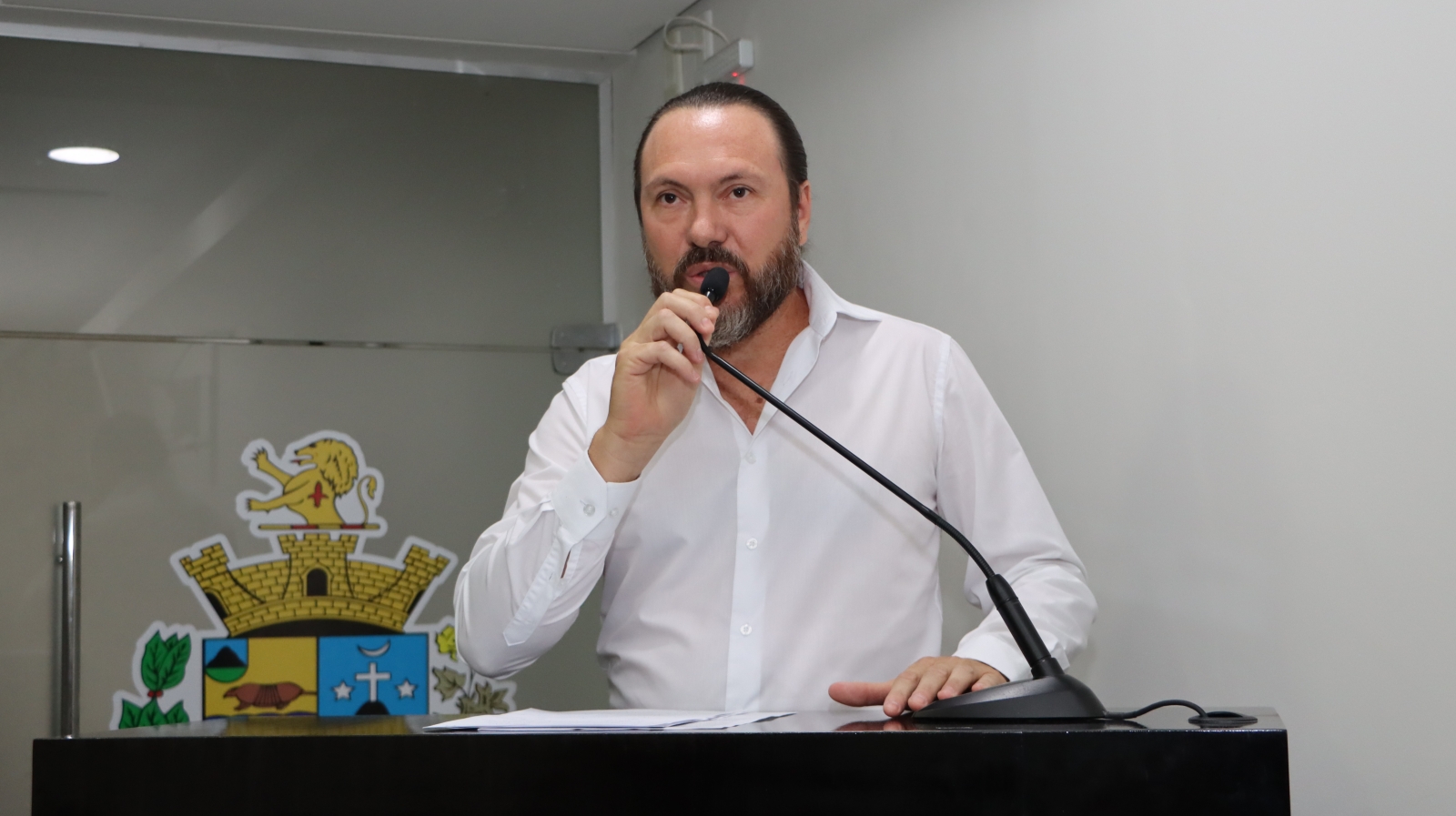 MAURÍCIO COUTO REIVINDICA MELHORIAS AO AMBULATÓRIO DE CURATIVOS