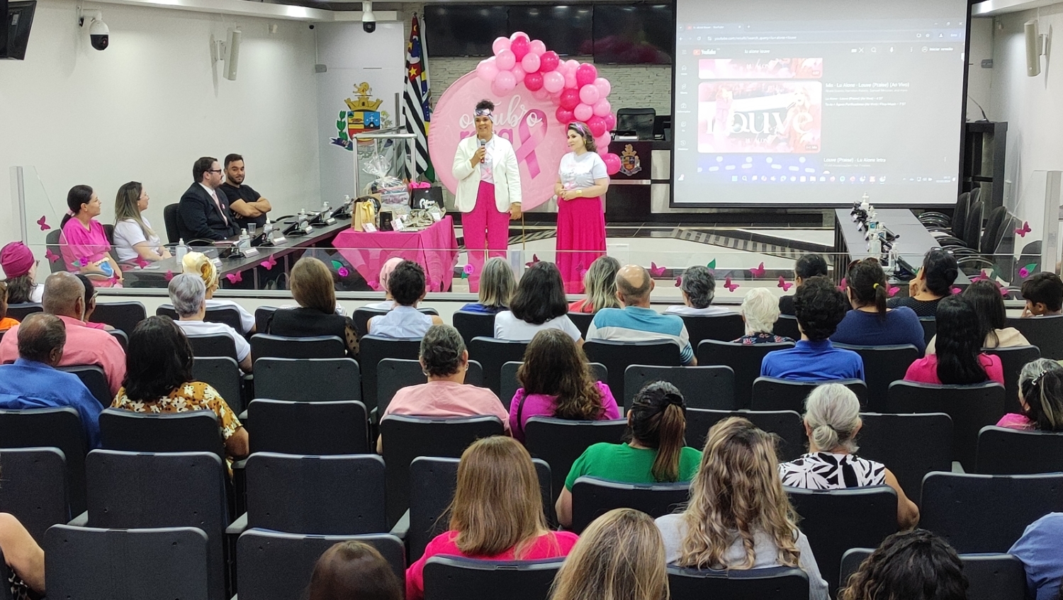 “OUTUBRO ROSA” É TEMA DE EVENTO REALIZADO NA CÂMARA