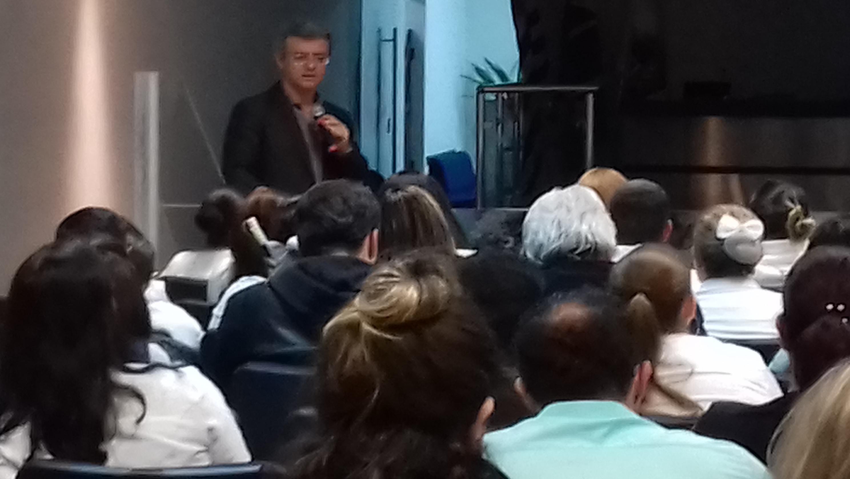 PALESTRA REÚNE 110 PROFISSIONAIS DE SAÚDE NA CÂMARA