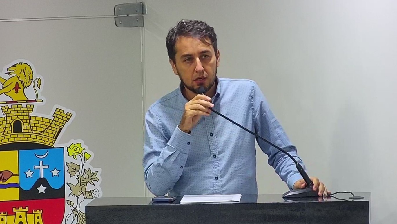 PAULINHO MOTOS RESPONDE QUESTIONAMENTOS DOS VEREADORES AO EXECUTIVO