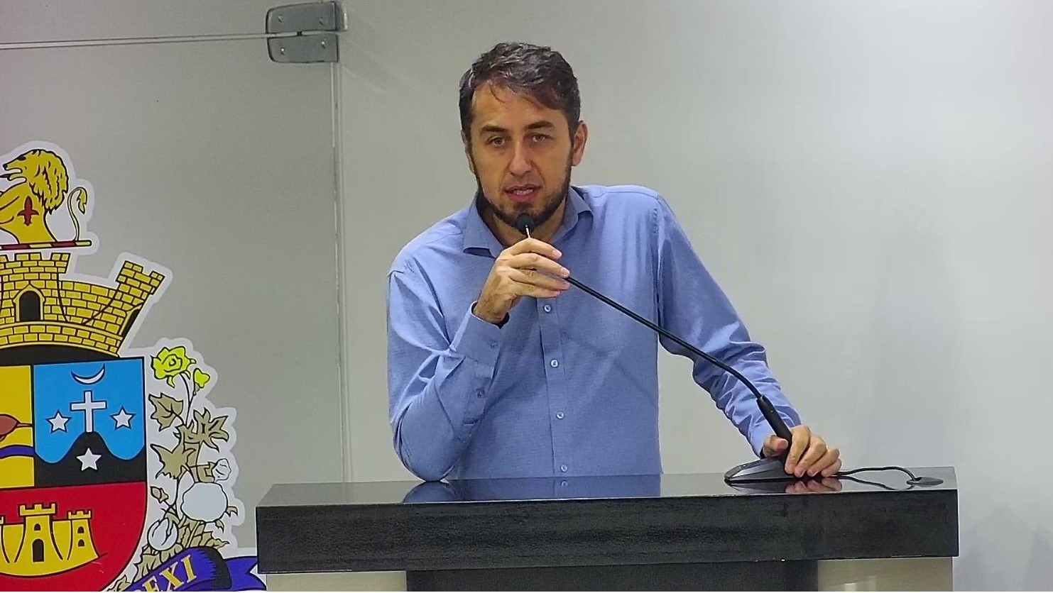 PAULINHO MOTOS FAZ ESCLARECIMENTOS SOBRE DEMANDAS DE VEREADORES