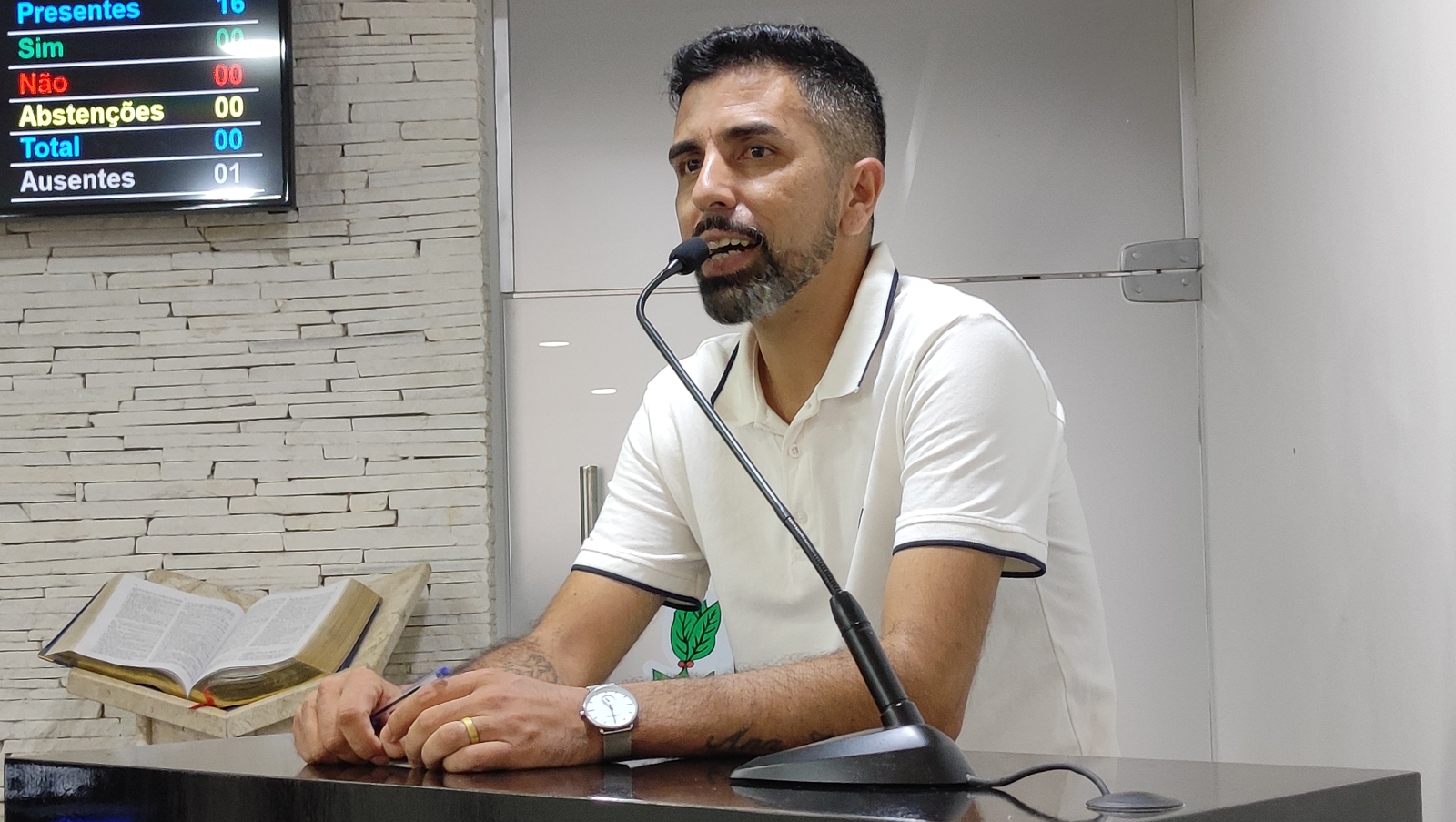 RICARDO TREVISANO TOMA POSSE COMO VEREADOR