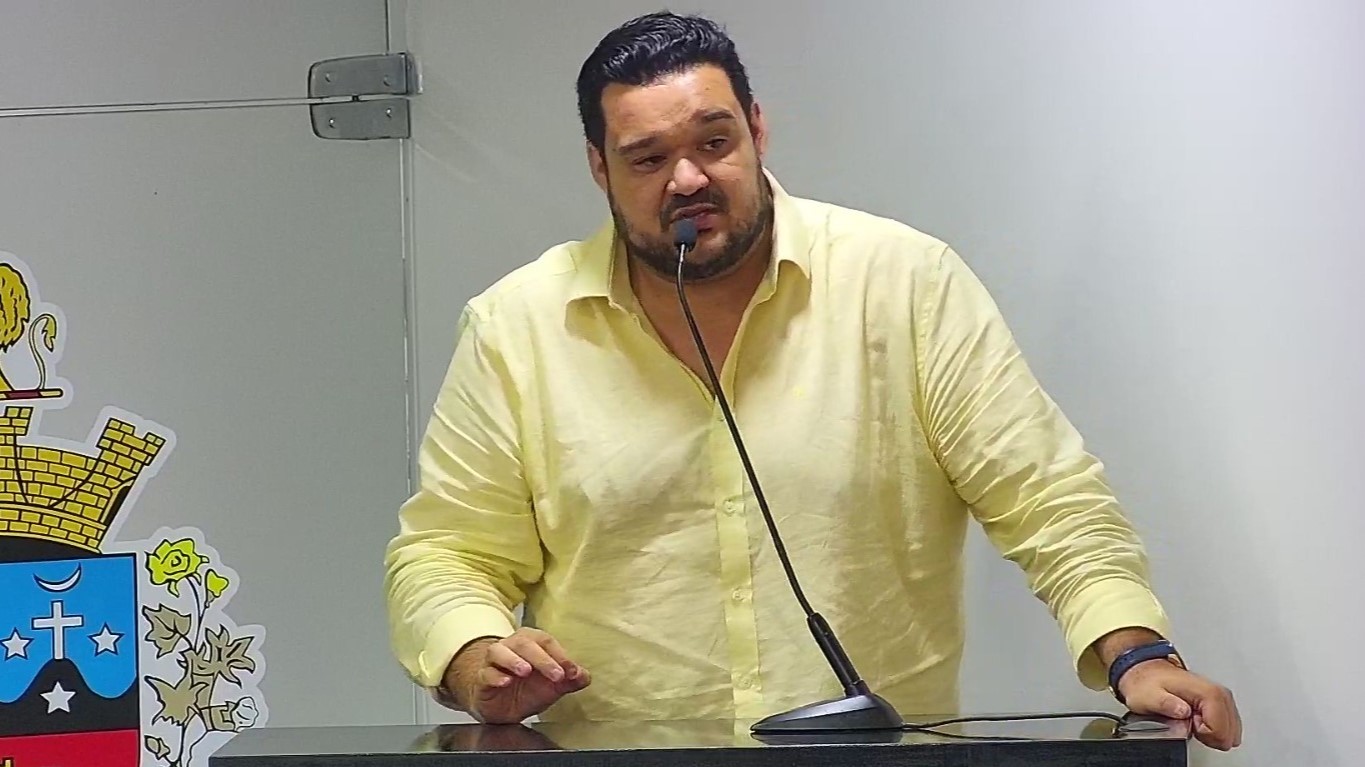 RENAN CORTEZ DISCURSA SOBRE A EDUCAÇÃO E SUGERE AO GOVERNADOR A TROCA DO SECRETÁRIO ESTADUAL DA PASTA
