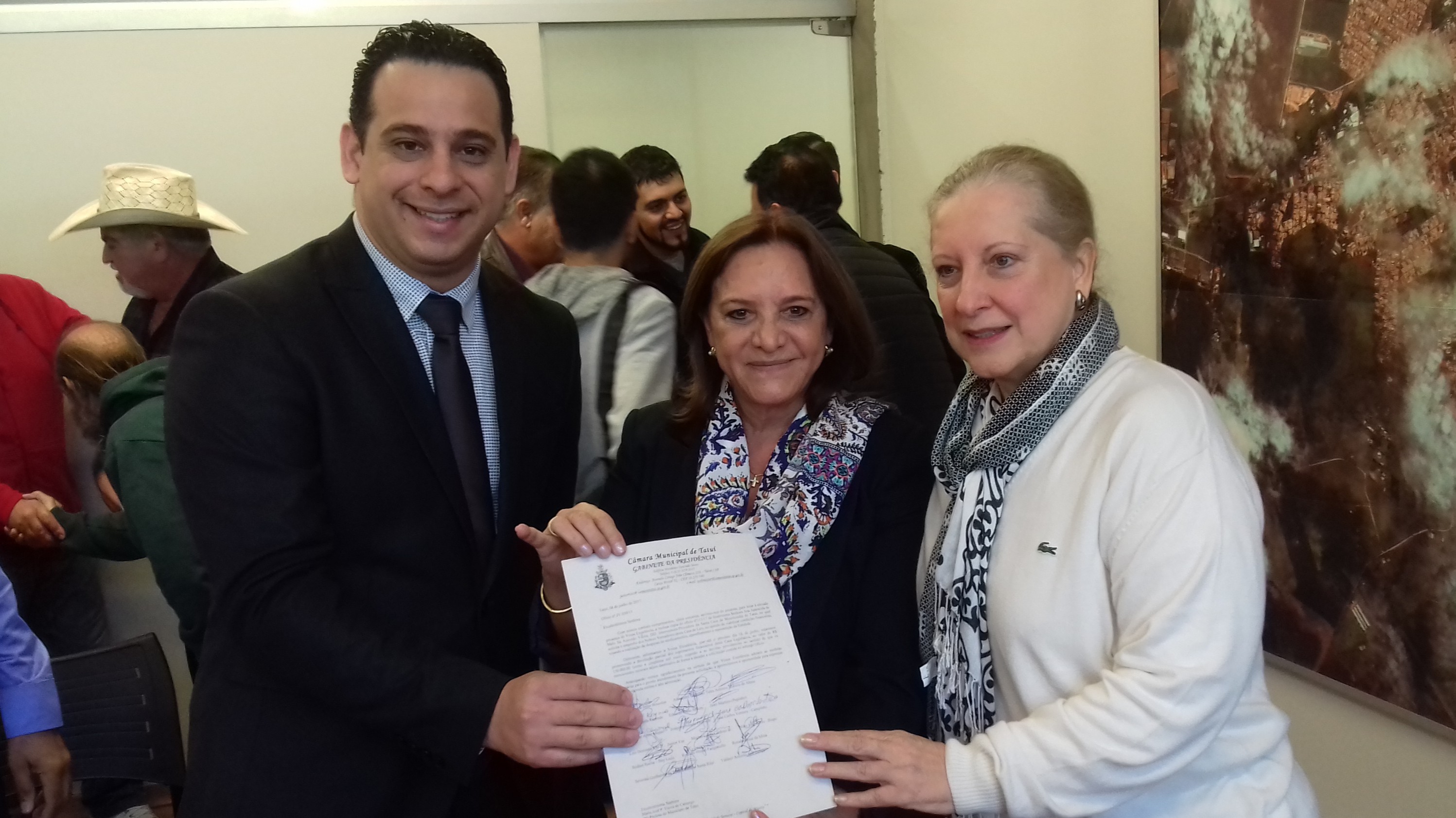 CÂMARA MUNICIPAL DEVOLVE R$ 150 MIL PARA AUXILIAR SANTA CASA