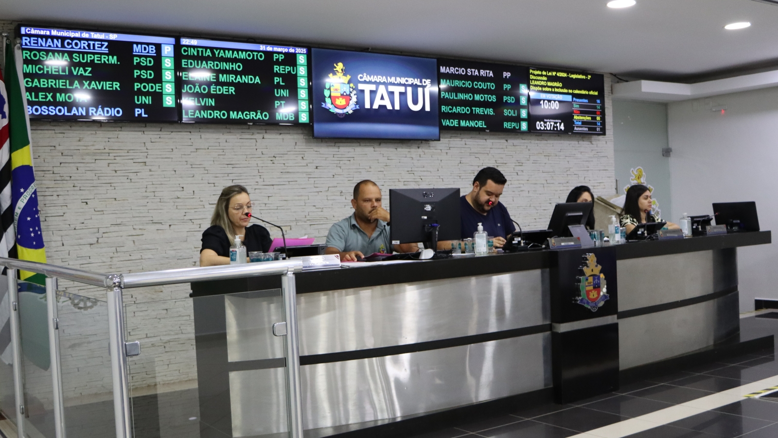 PROJETO DE LEI INSTITUI NO CALENDÁRIO MUNICIPAL A CAMPANHA “FEVEREIRO ROXO E LARANJA”