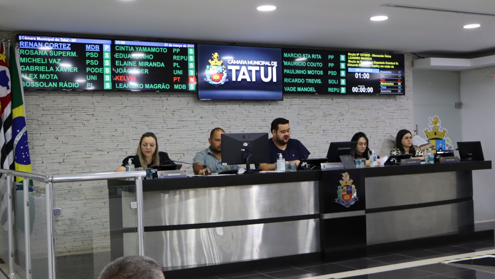 EM SESSÃO ORDINÁRIA, QUATRO NOVOS PROJETOS DE LEI SÃO LIDOS